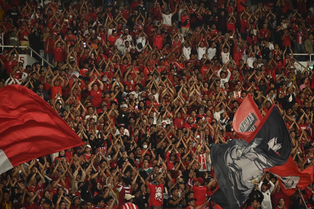 turunminum.id Timnas Aksi Militan Suporter Timnas Indonesia Teror Pasukan Graham Arnold di GBK turunminum.id Aksi Militan Suporter Timnas Indonesia Teror Pasukan Graham Arnold di GBK