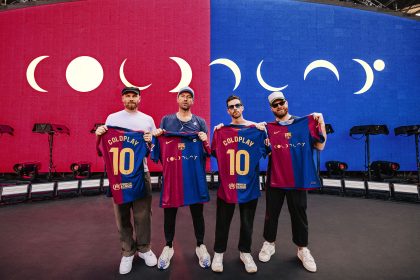 Barcelona Kenakan Jersey Berlogo Coldplay di El Clasico