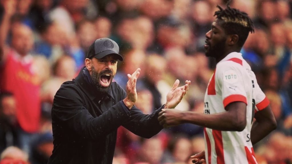 turunminum.id Inggris Van Nistelrooy Siap Gantikan Ten Hag di Manchester United Van Nistelrooy Siap Gantikan Ten Hag di Manchester United (foto: x)