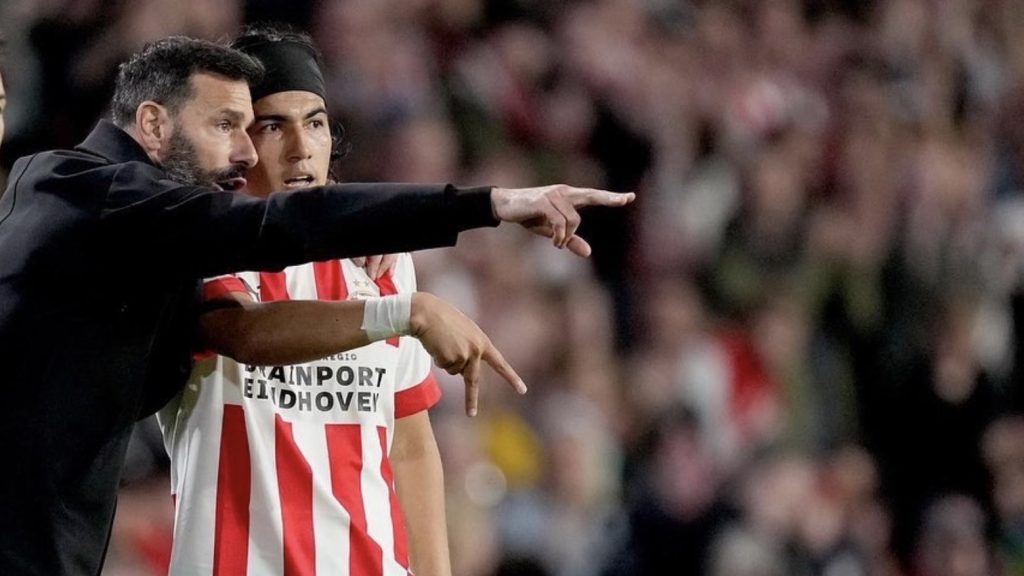 turunminum.id Inggris Van Nistelrooy Siap Gantikan Ten Hag di Manchester United Van Nistelrooy Siap Gantikan Ten Hag di Manchester United (foto: x)