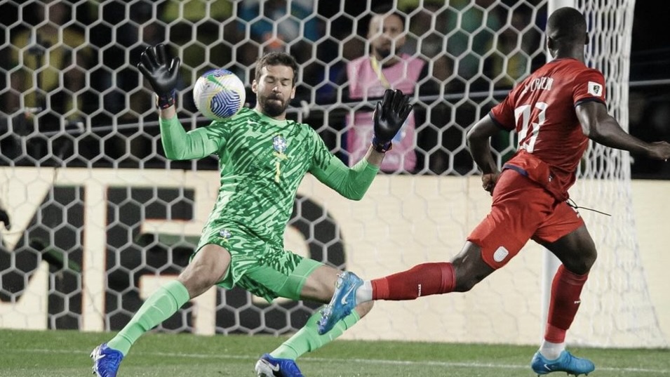 turunminum.id Inggris Alisson Cedera, Absen Panjang Ancam Liverpool Alisson Cedera, Absen Panjang Ancam Liverpool (foto: x)