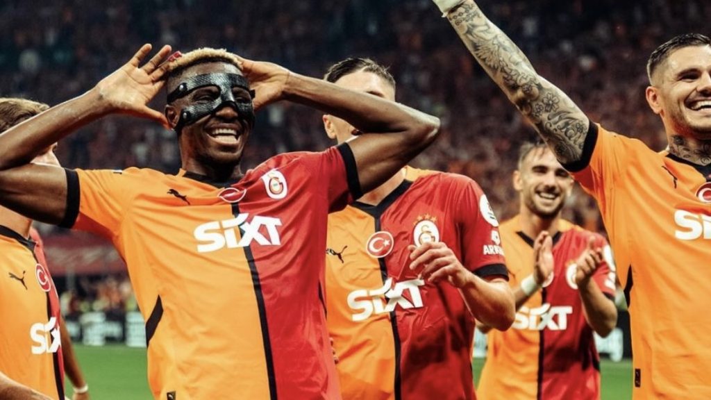 turunminum.id Inggris Victor Osimhen Semakin Dekat ke Chelsea di Bursa Transfer Victor Osimhen Semakin Dekat ke Chelsea di Bursa Transfer (foto: x)
