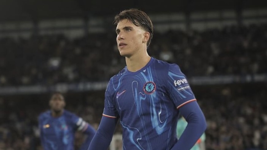 turunminum.id Inggris Cesare Casadei Berkomitmen Bertahan di Chelsea Cesare Casadei Berkomitmen Bertahan di Chelsea (foto: x)