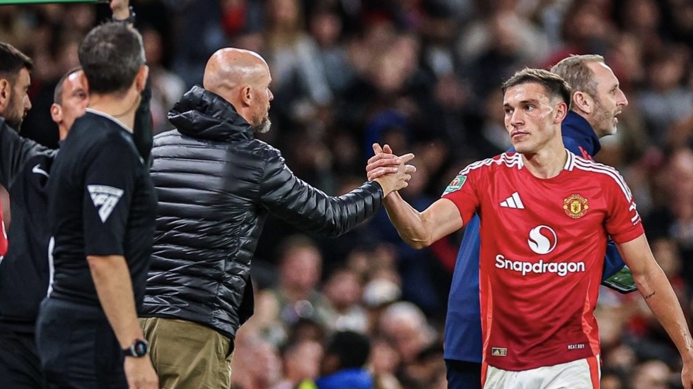 turunminum.id Inggris Manchester United Bisa Tiru Eksperimen Bielsa pada Ugarte Manchester United Bisa Tiru Eksperimen Bielsa pada Ugarte (foto: x)
