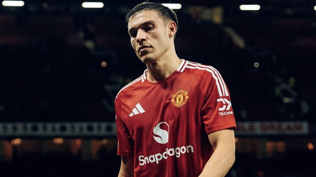 turunminum.id Inggris Manchester United Bisa Tiru Eksperimen Bielsa pada Ugarte Manchester United Bisa Tiru Eksperimen Bielsa pada Ugarte (foto: x)