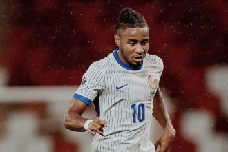 Nkunku Tegaskan Komitmennya di Chelsea Amid Rumor PSG (foto: x)