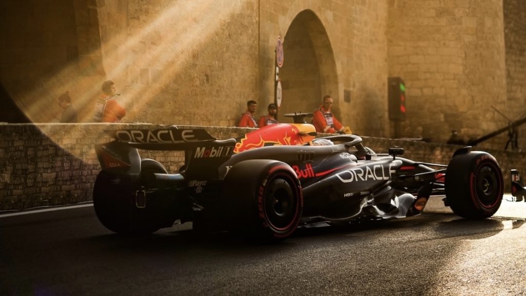 turunminum.id Ragam Verstappen: Fokus Perbaiki Red Bull, Bukan Pindah Tim Verstappen: Fokus Perbaiki Red Bull, Bukan Pindah Tim (foto: x)