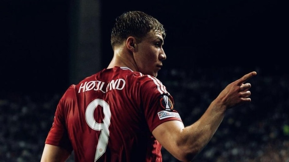 turunminum.id Inggris Hojlund Buktikan Diri sebagai Striker Andalan Hojlund Buktikan Diri sebagai Striker Andalan (foto: x)