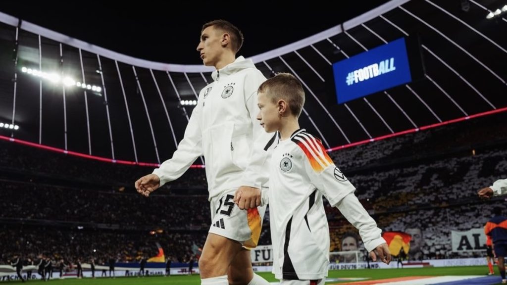 turunminum.id Inggris Nico Schlotterbeck Masuk Radar Transfer Liverpool Nico Schlotterbeck Masuk Radar Transfer Liverpool (foto: x)