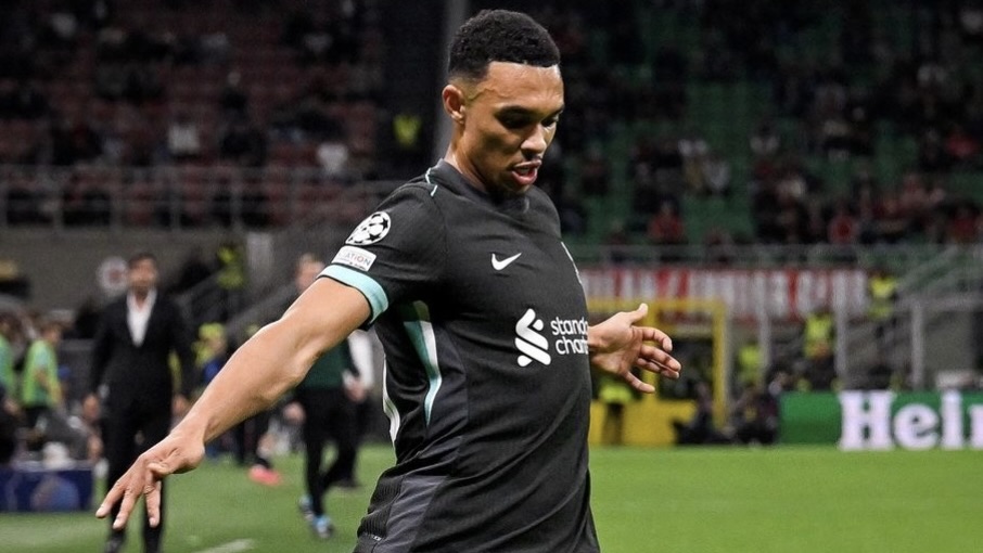 turunminum.id Inggris Trent Alexander-Arnold: Pindah ke Real Madrid? Trent Alexander-Arnold: Pindah ke Real Madrid? (foto: x)