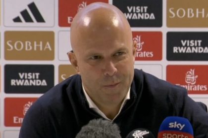 Arne Slot Bersimpati atas Pemecatan Erik Ten Hag (foto: x)