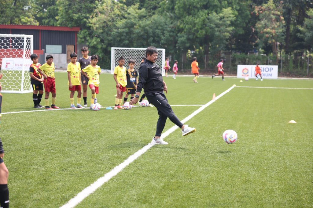 turunminum.id Corner Indra Sjafri Buka Mandiri Media Cup 2024 dan Gelar Coaching Clinic di Jakarta BA Media Cup 2024, Indra Sjafri berikan coaching clinic (Foto: PSSI Pers)
