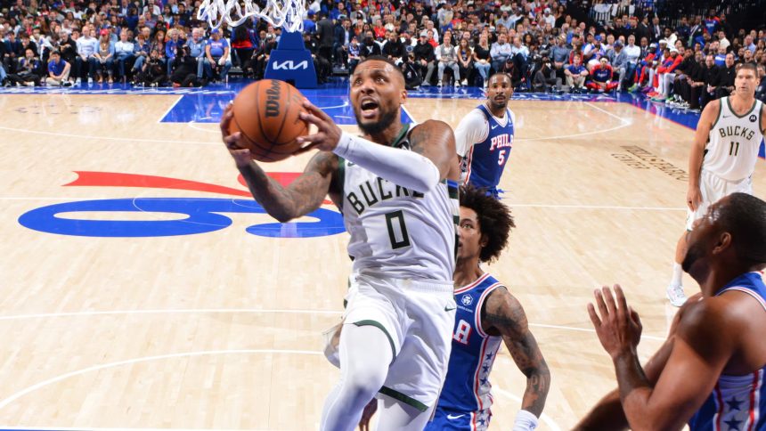 Lillard Gemilang, Bucks Bekuk 76ers