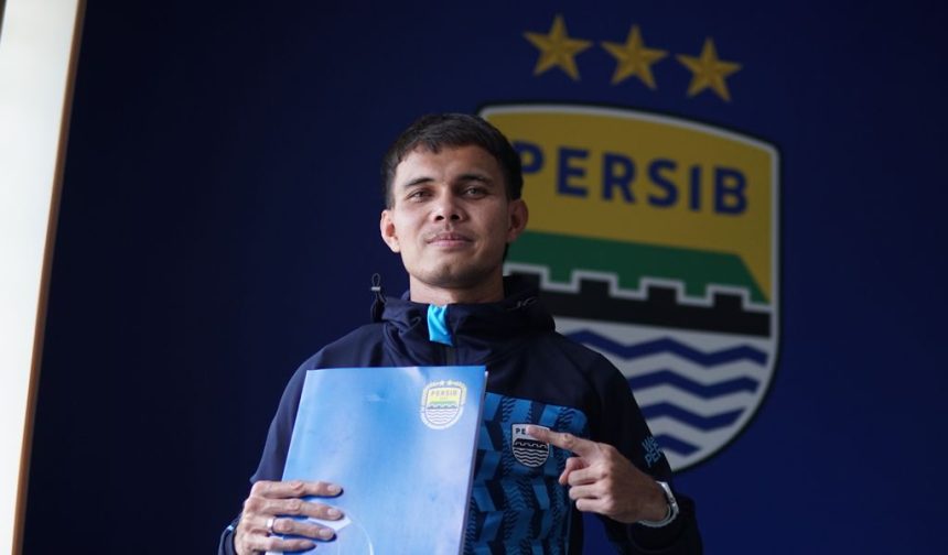 Rezaldi Hehanussa peranjang kontrak (PERSIB.co.id/Barly Isham)