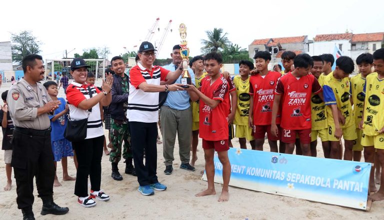 Presiden Indonesia Beach Soccer (IBSC) atau sepak bola pantai Indonesia, Hinca I.P. Pandjaitan