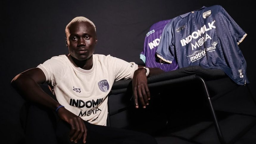 Persita Tangerang resmi mendatangkan striker baru dari Sudan Selatan, Ayom Majok (Foto: Instagram/@persita.oficial)