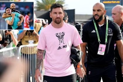 Lionel Messi dan bodyguard-nya (Foto: dailymail.co.uk)