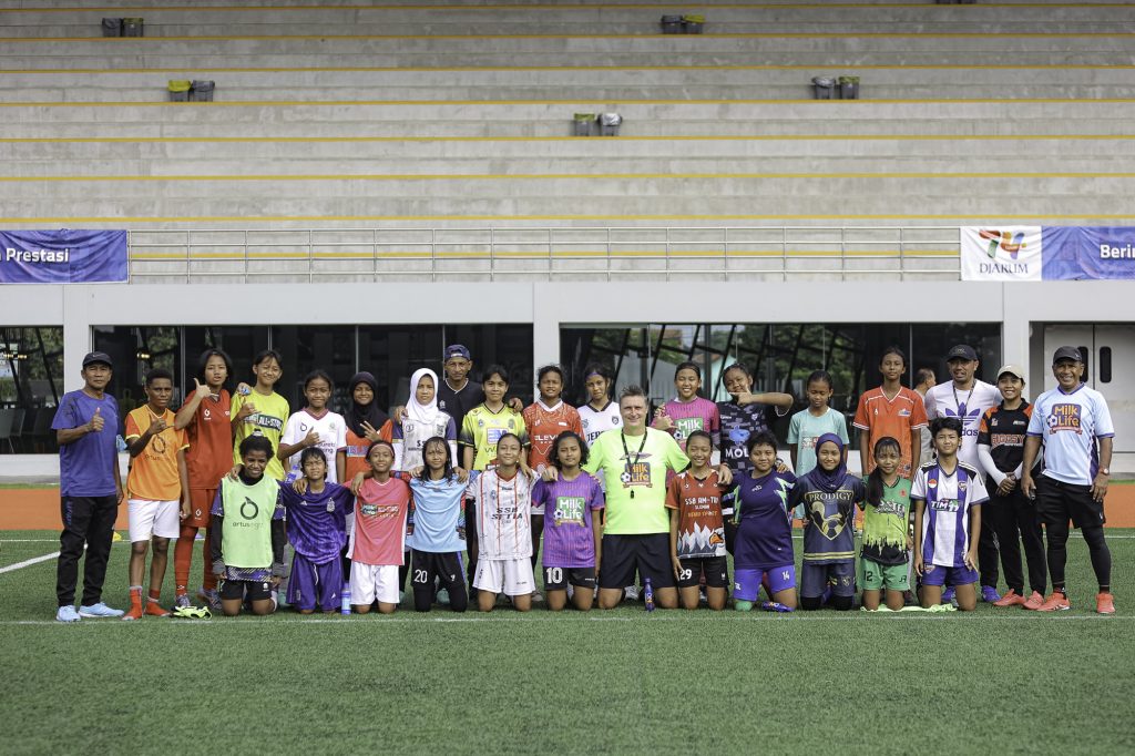 turunminum.id Liga Indonesia Dipimpin Pelatih Asal Jerman, 2 Tim Putri Indonesia Bakal Beraksi di JSSL Singapore 7’s 2025 Dua tim putri Indonesia bakal ikut JSSL Singapore 7’s 2025 (Foto: Milklife)
